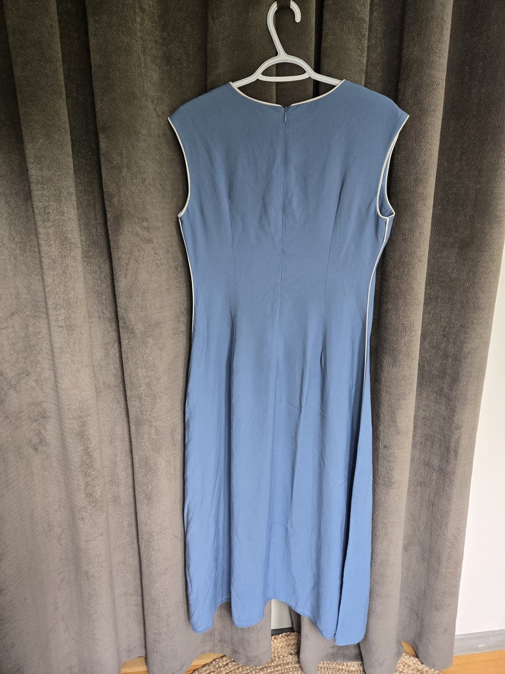 NWT Sleeveless Blue White Piping Dress Minimalist 60s Style Timeless Old Money M - Picture 15 of 15